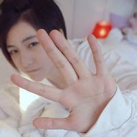 qq头像图片男生侧面伤感_WWW.WHOISQQ.COM
