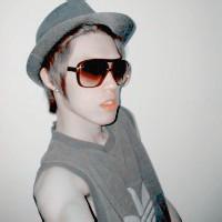 男生色头像图片_WWW.WHOISQQ.COM