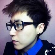qq车里男生头像图片_WWW.WHOISQQ.COM