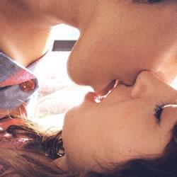 qq头像图片男生和女生拥抱_WWW.WHOISQQ.COM
