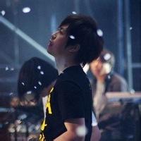 qq头像图片男生和女生拥抱_WWW.WHOISQQ.COM