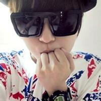 qq头像图片男生和女生拥抱_WWW.WHOISQQ.COM