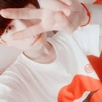 qq头像图片秋天男生带字_WWW.WHOISQQ.COM