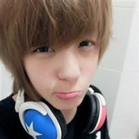 qq男生 耳机头像图片_WWW.WHOISQQ.COM