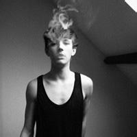 qq头像图片欧洲男生_WWW.WHOISQQ.COM