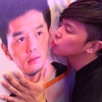 男生手拿杜蕾斯头像图片_WWW.WHOISQQ.COM