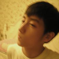 男生手拿杜蕾斯头像图片_WWW.WHOISQQ.COM