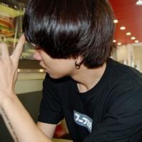 郁闷伤感男生qq头像图片_WWW.WHOISQQ.COM