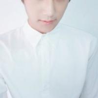 男生头像图片上半身_WWW.WHOISQQ.COM
