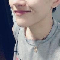 男生头像图片上半身_WWW.WHOISQQ.COM