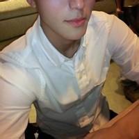 男生头像图片上半身_WWW.WHOISQQ.COM
