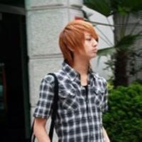 忧郁长发男生头像图片_WWW.WHOISQQ.COM