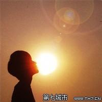 高冷色调男生头像图片_WWW.WHOISQQ.COM
