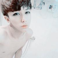 高冷色调男生头像图片_WWW.WHOISQQ.COM