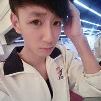 高冷色调男生头像图片_WWW.WHOISQQ.COM
