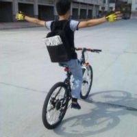 骑单车的男生qq头像图片_WWW.WHOISQQ.COM