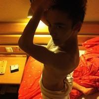 男生霸道拿枪头像图片贴吧_WWW.WHOISQQ.COM