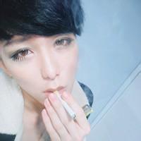 男生伤感叼烟头像图片_WWW.WHOISQQ.COM