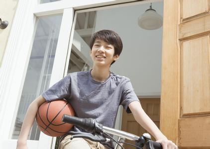 打篮球男生卡通头像图片_WWW.WHOISQQ.COM