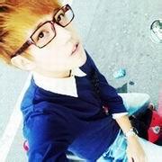 qq头像图片男生捂嘴笑_WWW.WHOISQQ.COM