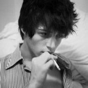 qq犹豫男生头像图片_WWW.WHOISQQ.COM
