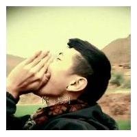 qq男生锁骨头像图片_WWW.WHOISQQ.COM