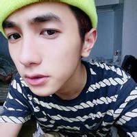 高端大气的男生头像图片_WWW.WHOISQQ.COM