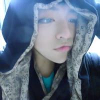 头像图片男生带栏杆_WWW.WHOISQQ.COM