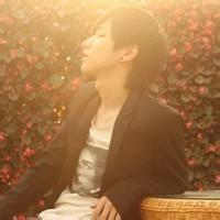 qq男生孤独寂寞头像图片_WWW.WHOISQQ.COM