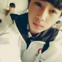 qq头像图片男生学生背景_WWW.WHOISQQ.COM