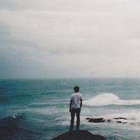 欧美孤单男生头像图片_WWW.WHOISQQ.COM