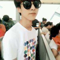 qq头像图片男生红眼_WWW.WHOISQQ.COM