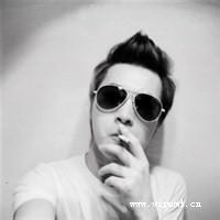 男生吸烟头像图片 大全_WWW.WHOISQQ.COM