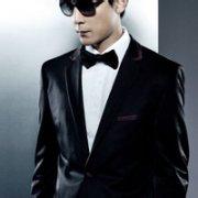 男生带绅士帽头像图片_WWW.WHOISQQ.COM