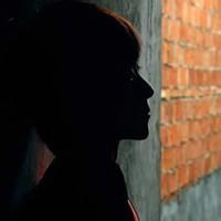 阴暗男生头像图片_WWW.WHOISQQ.COM