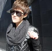 阴暗男生头像图片_WWW.WHOISQQ.COM