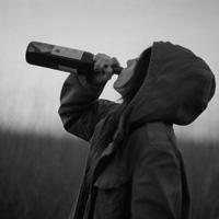 男生头像图片喝酒伤心图片_WWW.WHOISQQ.COM