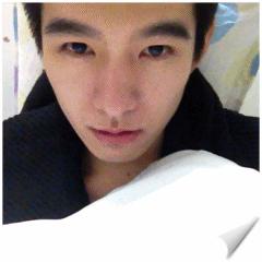 好看的动态男生头像图片_WWW.WHOISQQ.COM