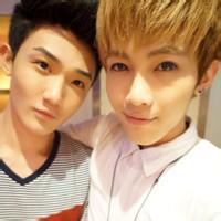 好兄弟男生个性qq头像图片_WWW.WHOISQQ.COM