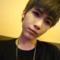 男生休闲头像图片_WWW.WHOISQQ.COM