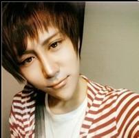 热恋男生头像图片_WWW.WHOISQQ.COM