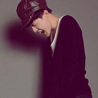 害羞的男生头像图片_WWW.WHOISQQ.COM