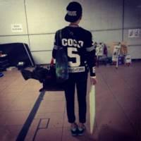香蕉男生头像图片_WWW.WHOISQQ.COM