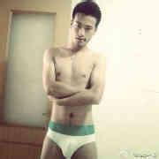 qq头像图片爱心形状男生_WWW.WHOISQQ.COM