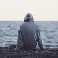 唯美男生背景头像图片_WWW.WHOISQQ.COM