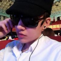 好看的qq男生开车头像图片_WWW.WHOISQQ.COM