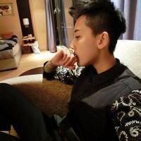 qq头像图片身体男生_WWW.WHOISQQ.COM