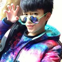 戴墨镜成熟男生头像图片_WWW.WHOISQQ.COM