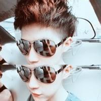 qq男生半截头像图片_WWW.WHOISQQ.COM