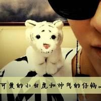 qq头像图片男生帅气街拍_WWW.WHOISQQ.COM